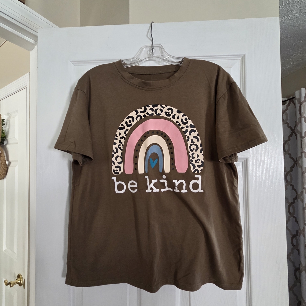 Be Kind Graphic Tee - Green with Pink & Leopard Accent Large